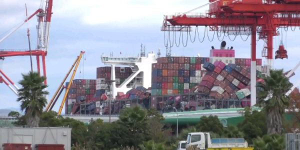 海运船公司去年海上丧失集装箱221个，，创最低纪录