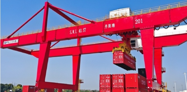 丹阳港，，，镇江最大的内河集装箱码头